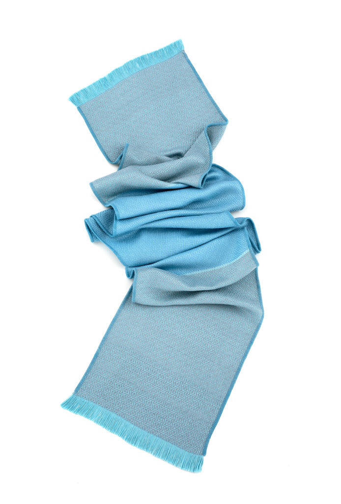 Zarte blau-graue Seide