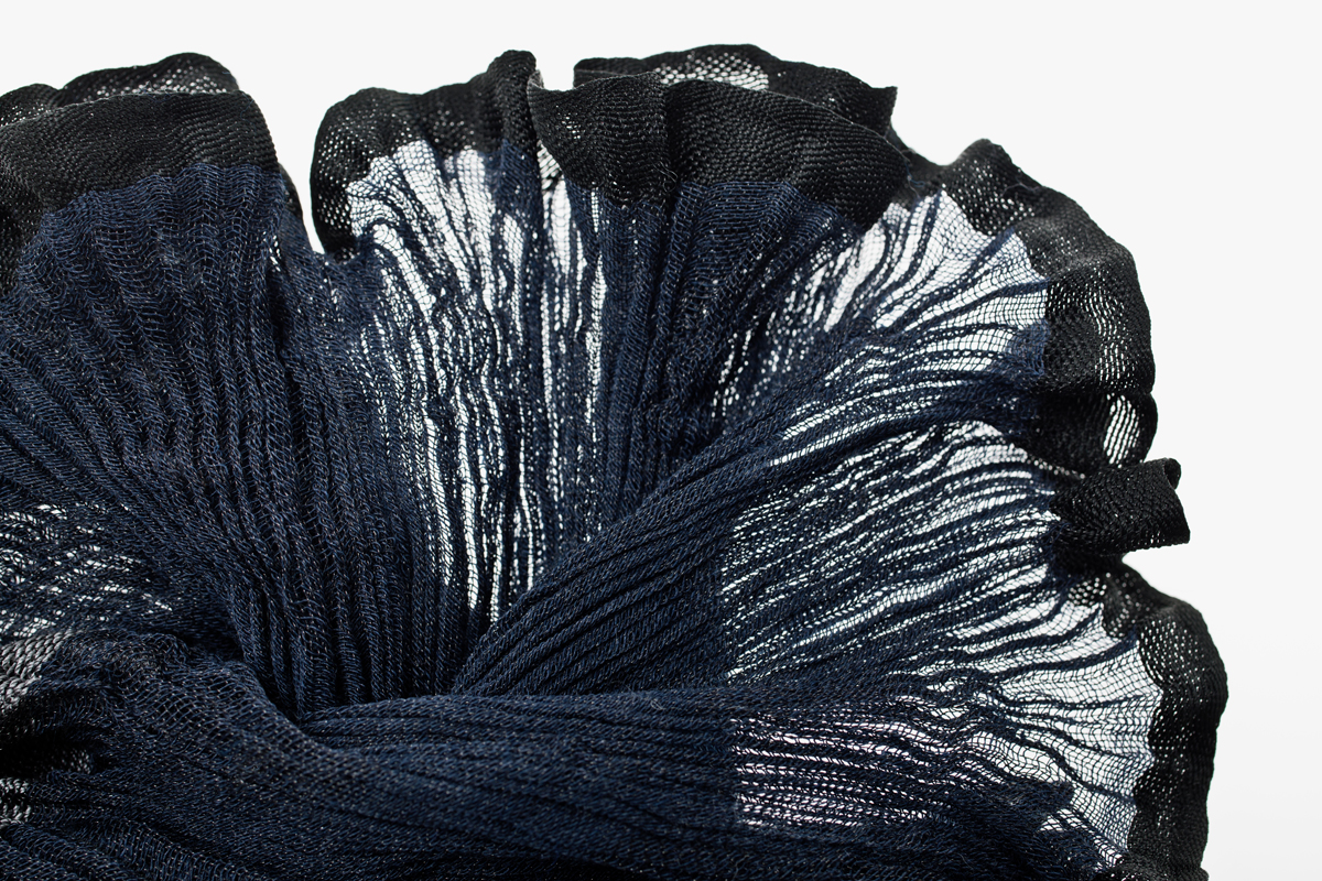 Crêpe fabric - fanned, silk, wool crêpe, steel, 0,30 x 2,10 m