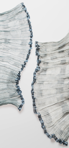 Tessuto crêpe - a ventaglio, seta, crêpe di lana, acciaio, ca. 0,20 x 2,10 m